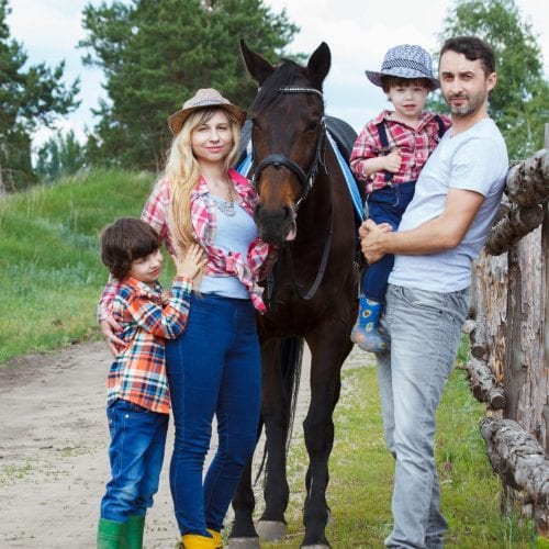 Povestea vieții tale poate avea și cai